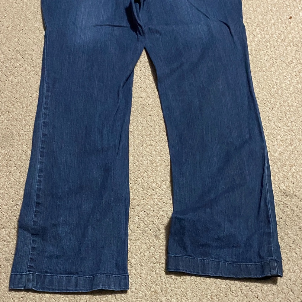 Jones New York  sport style women’s size 14 Straight Leg stretch Jeans - Picture 13 of 14